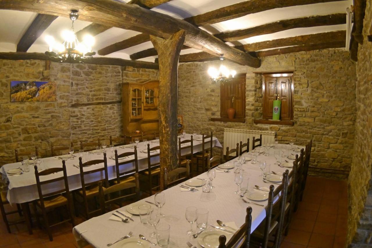 Albergue Restaurante De Artieda Extérieur photo